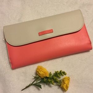 Vera Bradley flap clutch